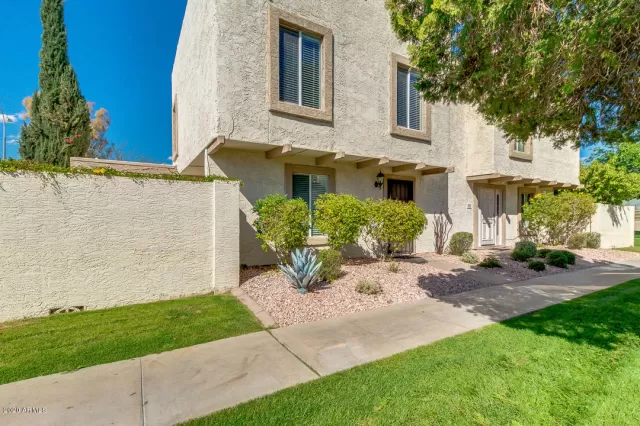 MLS: 6063078 Condo For Sale
