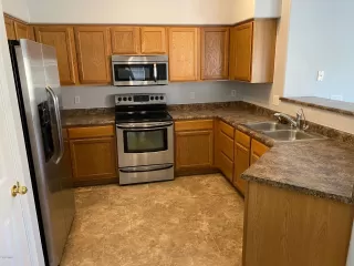 Photo #5: 6063407 Listing