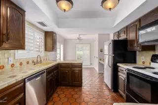 Photo #6: 6063599 Listing