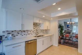 Photo #6: 6064519 Listing