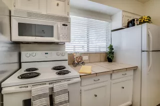 Photo #5: 6064661 Listing