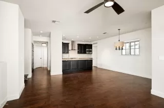 Photo #6: 6065077 Listing
