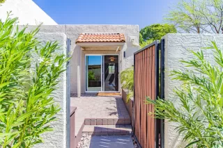 Photo #4: 6065395 Listing