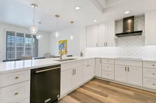 Photo #5: 6065414 Listing