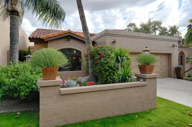 MLS: 6065631 Condo For Sale