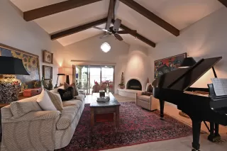 Photo #5: 6065631 Listing 