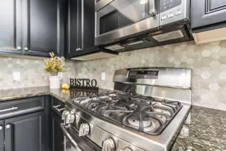 Photo #5: 6066184 Listing