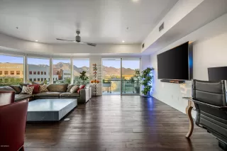 Photo #4: 6066211 Listing