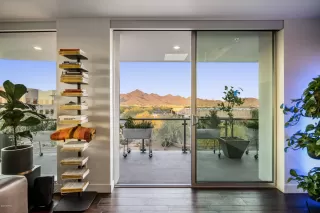 Photo #5: 6066211 Listing