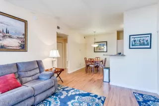 Photo #5: 6066855 Listing