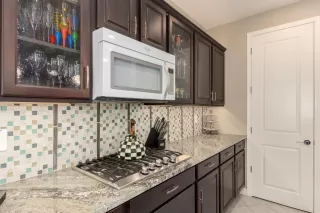 Photo #5: 6066875 Listing 