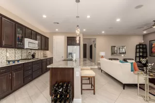 Photo #6: 6066875 Listing 