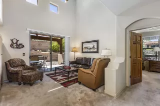 Photo #4: 6066977 Listing