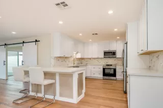 Photo #2: 6067133 Listing 