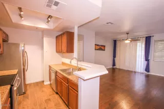 Photo #5: 6067358 Listing