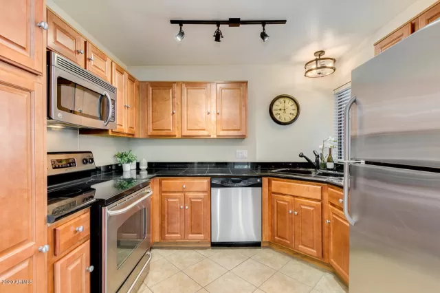MLS: 6067572 Condo For Sale