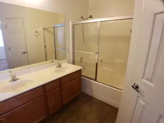 Photo #6: 6067850 Listing