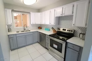 Photo #3: 6067932 Listing