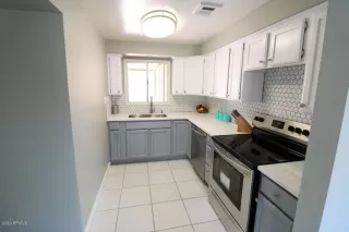 Photo #4: 6067932 Listing