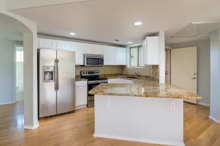 Photo #2: 6068438 Listing 