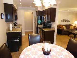 Photo #6: 6068635 Listing