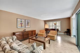 Photo #5: 6068763 Listing 