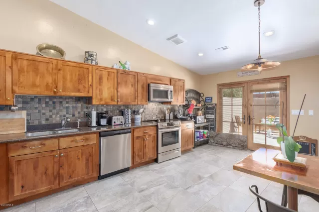 MLS: 6069017 Condo For Sale