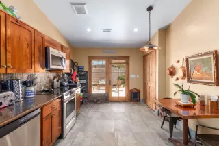 Photo #3: 6069017 Listing