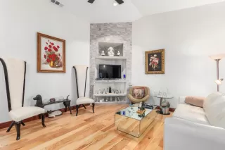 Photo #6: 6069017 Listing