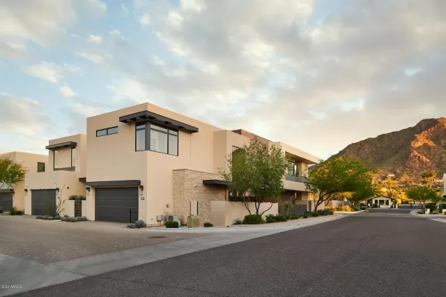 MLS: 6069149 Condo For Sale