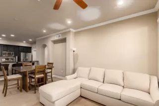 Photo #5: 6069186 Listing