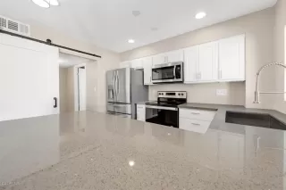 Photo #3: 6069355 Listing