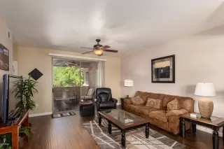 Photo #4: 6069357 Listing