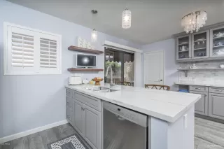 Photo #5: 6069377 Listing 