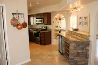 Photo #6: 6069672 Listing