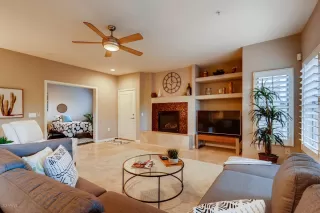 Photo #6: 6069740 Listing