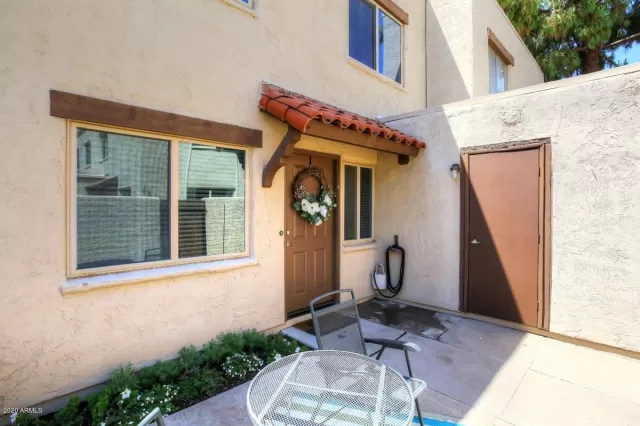 MLS: 6069908 Condo For Sale