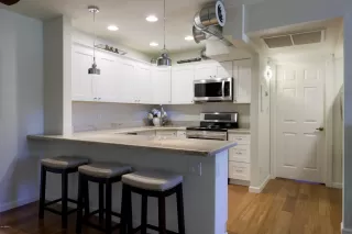 Photo #5: 6070605 Listing