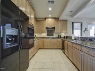 Photo #5: 6070785 Listing