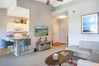 Photo #1: 6070831 Listing 