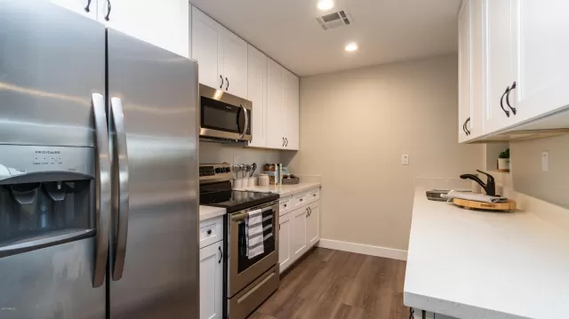 MLS: 6070912 Condo For Sale