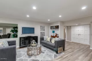 Photo #5: 6071068 Listing 