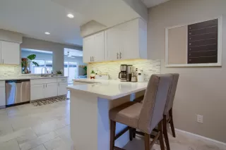 Photo #6: 6071076 Listing 