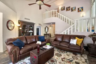 Photo #6: 6071670 Listing