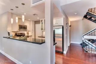 Photo #4: 6071737 Listing