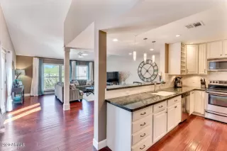 Photo #5: 6071737 Listing