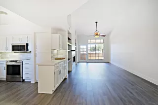 Photo #4: 6072101 Listing