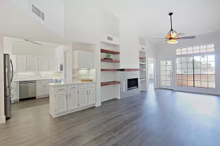 Photo #5: 6072101 Listing