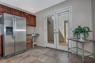 Photo #5: 6072143 Listing