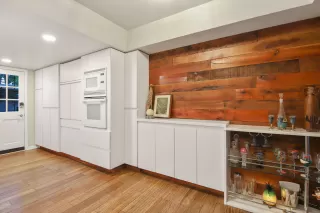 Photo #2: 6072185 Listing